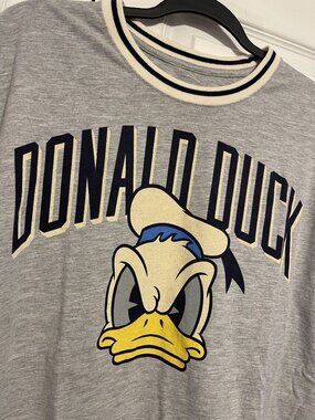 Disney Donald Duck Ringer Shirt Jersey-Style Size Large